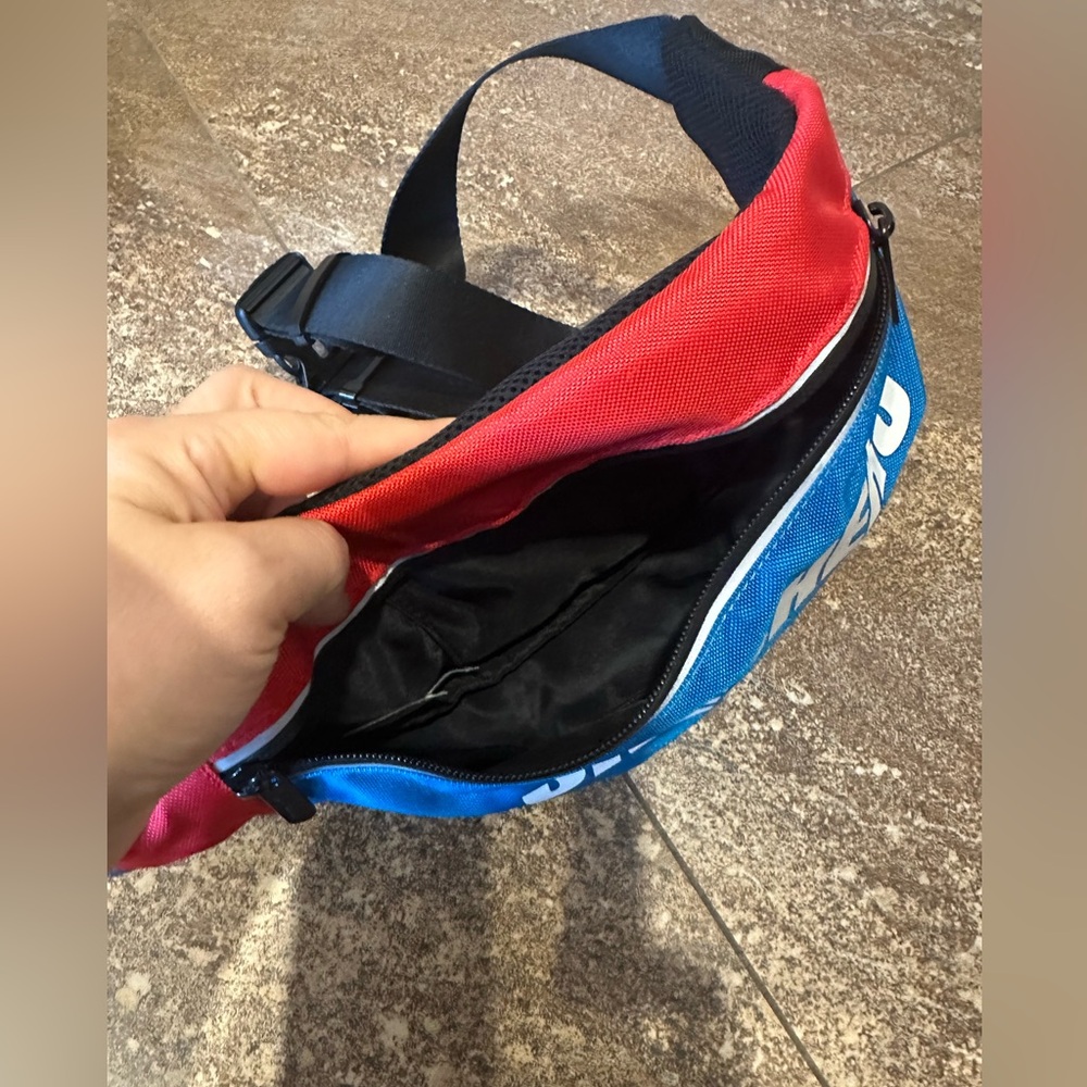 Skechers Fanny Pack Front Belt Strap Pouch Waist Bag - Picture 4 of 5